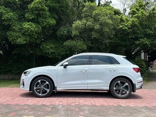 2023 Audi Q3 35 TFSI II (F3), белый, 2390000 рублей, вид 4