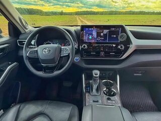 2021 Toyota Highlander IV (XU70), чёрный, 4650000 рублей, вид 4