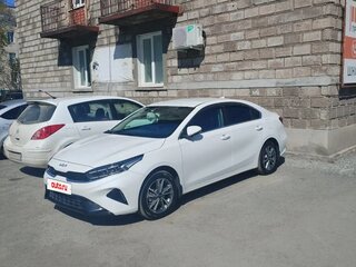 2022 Kia Cerato IV Рестайлинг, белый, 2600000 рублей, вид 2