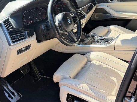 2020 BMW X5 M50d IV (G05/G18), чёрный, 7300000 рублей, вид 4