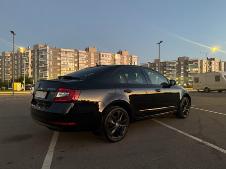 2019 Skoda Octavia III (A7) Рестайлинг, чёрный, 1950000 рублей, вид 3
