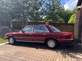 1979 Mercedes-Benz S-Класс 280 I (W116), красный, 7900000 рублей, вид 3