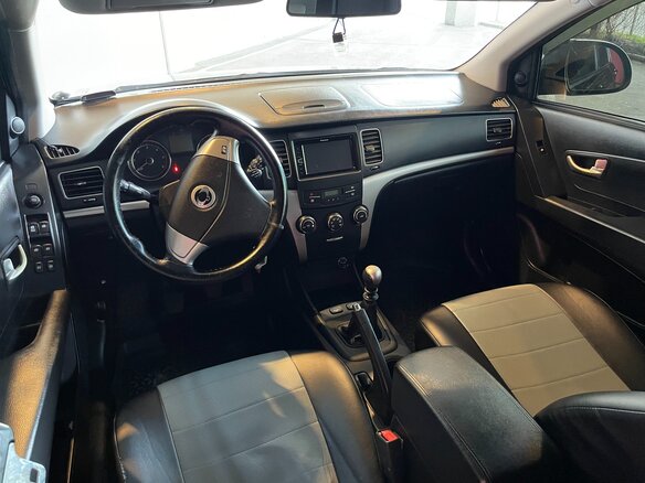 2011 SsangYong Actyon II, чёрный, 830000 рублей - вид 8