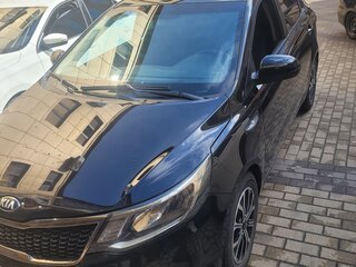 2015 Kia Rio III Рестайлинг, чёрный, 750000 рублей, вид 2