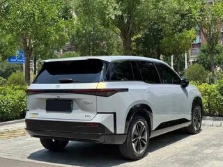 2026 Toyota bZ3X 58.3 kWh, серебристый, 2600000 рублей, вид 5