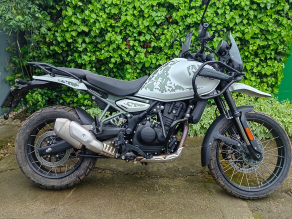 2025 Royal Enfield Himalayan, белый, 530000 рублей - вид 3
