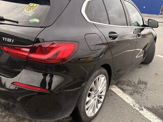 2020 BMW 1 серии 118i III (F40), чёрный, 1515000 рублей, вид 3
