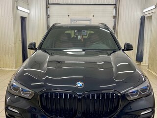 2020 BMW X5 40i IV (G05/G18), чёрный, 8550000 рублей, вид 2