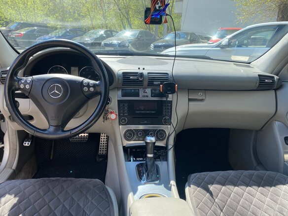2004 Mercedes-Benz C-Класс 230 II (W203) Рестайлинг, серебристый, 850000 рублей - вид 15