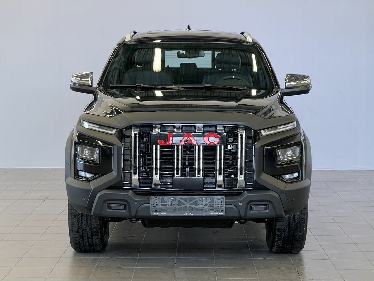 Открыть фотографии: JAC T9