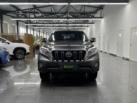 2015 Toyota Land Cruiser Prado 4-speed 150 Series Рестайлинг 1, серый, 3225000 рублей, вид 3