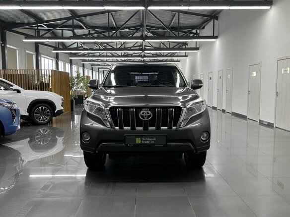 2015 Toyota Land Cruiser Prado 4-speed 150 Series Рестайлинг 1, серый, 3260000 рублей - вид 2