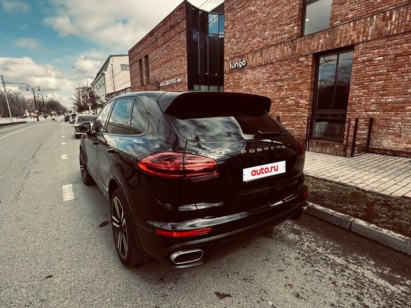 2017 Porsche Cayenne Diesel II Рестайлинг (958), чёрный, 4500000 рублей - вид 5