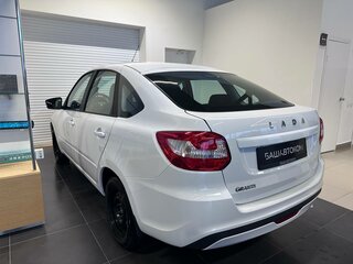 2026 Lada (ВАЗ) Granta I Рестайлинг, белый, 1017000 рублей, вид 3