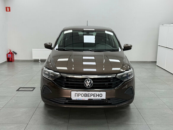2021 Volkswagen Polo VI, коричневый - вид 1