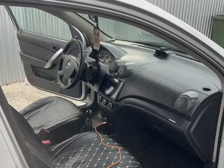 2011 Chevrolet Aveo I Рестайлинг, серебристый, 312000 рублей, вид 4