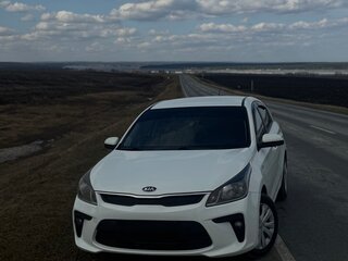 2017 Kia Rio IV, белый, 1450000 рублей, вид 2