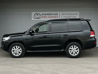 2017 Toyota Land Cruiser 200 Series Рестайлинг 2, чёрный, 5649000 рублей, вид 4