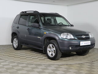 2017 Chevrolet Niva I Рестайлинг, серый, 699990 рублей, вид 3