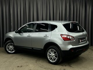 2011 Nissan Qashqai I Рестайлинг, серебристый, 859777 рублей, вид 3