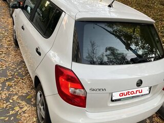 2013 Skoda Fabia II Рестайлинг, белый, 730000 рублей, вид 5