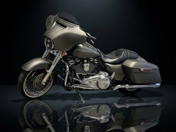 2018 Harley-Davidson Street Glide, серый, 1749999 рублей - вид 1