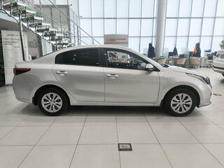 2019 Kia Rio IV, серебристый, 1099000 рублей, вид 5