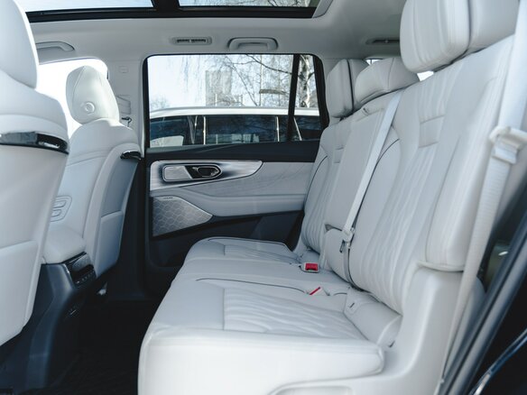 2025 GAC GS8 Traveller II, чёрный - вид 31