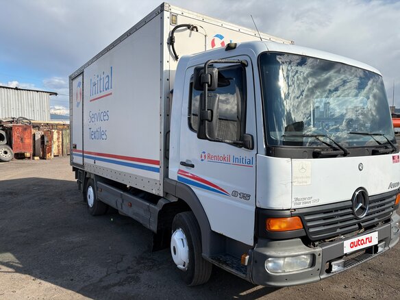 1999 Mercedes-Benz Фургон (4х2), белый, 2200000 рублей - вид 3