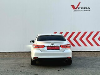2021 Toyota Camry VIII (XV70), белый, 3000000 рублей, вид 4