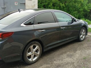 2018 Hyundai Sonata VII (LF) Рестайлинг, серый, 1820000 рублей, вид 4