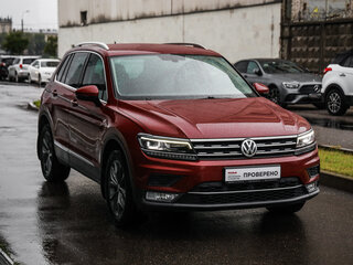 2017 Volkswagen Tiguan II, красный, 2133525 рублей, вид 5