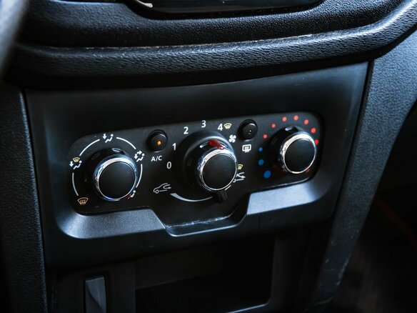 2019 Lada (ВАЗ) XRAY Cross I, белый, 710000 рублей - вид 17