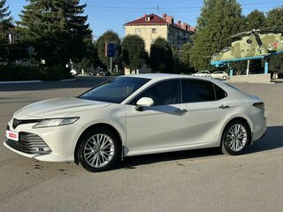 2019 Toyota Camry VIII (XV70), белый, 2800000 рублей, вид 5