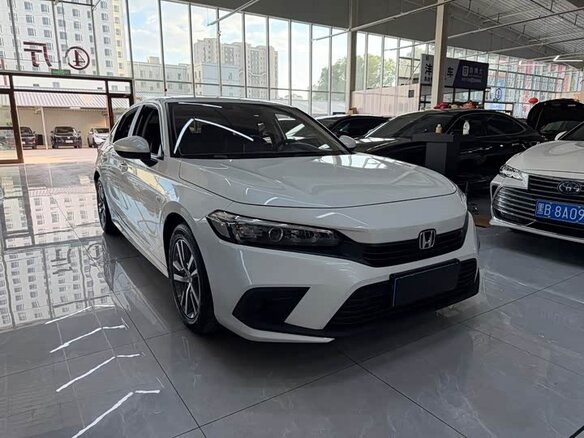 2022 Honda Civic XI, белый - вид 2