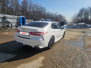 2020 Toyota Camry US Market VIII (XV70) Рестайлинг, белый, 2000000 рублей, вид 5