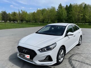 2019 Hyundai Sonata VII (LF) Рестайлинг, белый, 1450000 рублей, вид 1