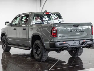 2026 Ram 1500 Crew Cab V Рестайлинг, чёрный, 8590000 рублей, вид 5