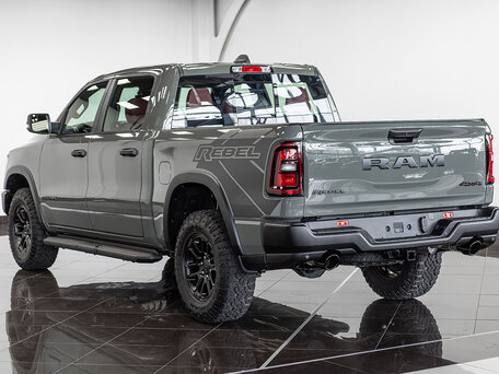 2026 Ram 1500 Crew Cab V Рестайлинг, чёрный, 8590000 рублей, вид 5