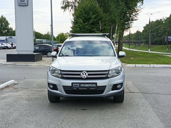 2016 Volkswagen Tiguan I Рестайлинг, серебристый - вид 1