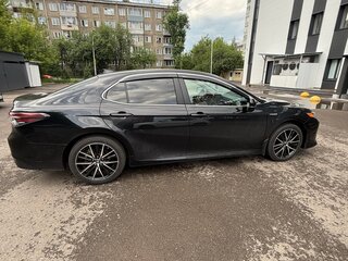 2020 Toyota Camry VIII (XV70) Рестайлинг, чёрный, 2550000 рублей, вид 2