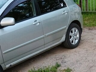 2005 Toyota Corolla IX (E120, E130) Рестайлинг, серебристый, 440000 рублей, вид 4