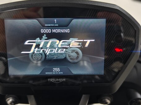 2025 Triumph Street Triple, жёлтый, 1550000 рублей, вид 3