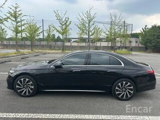 2024 Mercedes-Benz E-Класс 300 VI (W214, S214), чёрный, 9081782 рублей, вид 2