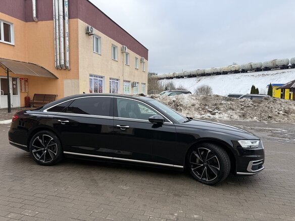2018 Audi A8 Long 55 TFSI IV (D5), чёрный, 4150000 рублей - вид 8