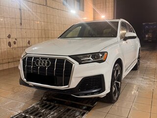 2020 Audi Q7 45 TFSI II (4M) Рестайлинг, белый, 5000000 рублей, вид 3