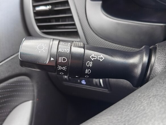 2015 Hyundai Solaris I Рестайлинг, серый, 850000 рублей - вид 14