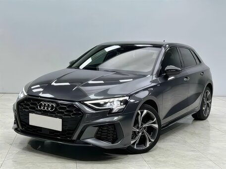 2022 Audi A3 Sportback 35 TFSI IV (8Y), серебристый, 2300000 рублей, вид 1