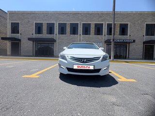 2015 Hyundai Solaris I Рестайлинг, белый, 1000000 рублей, вид 1