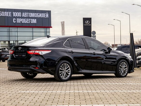 2021 Toyota Camry VIII (XV70) Рестайлинг, чёрный, 2545000 рублей - вид 5